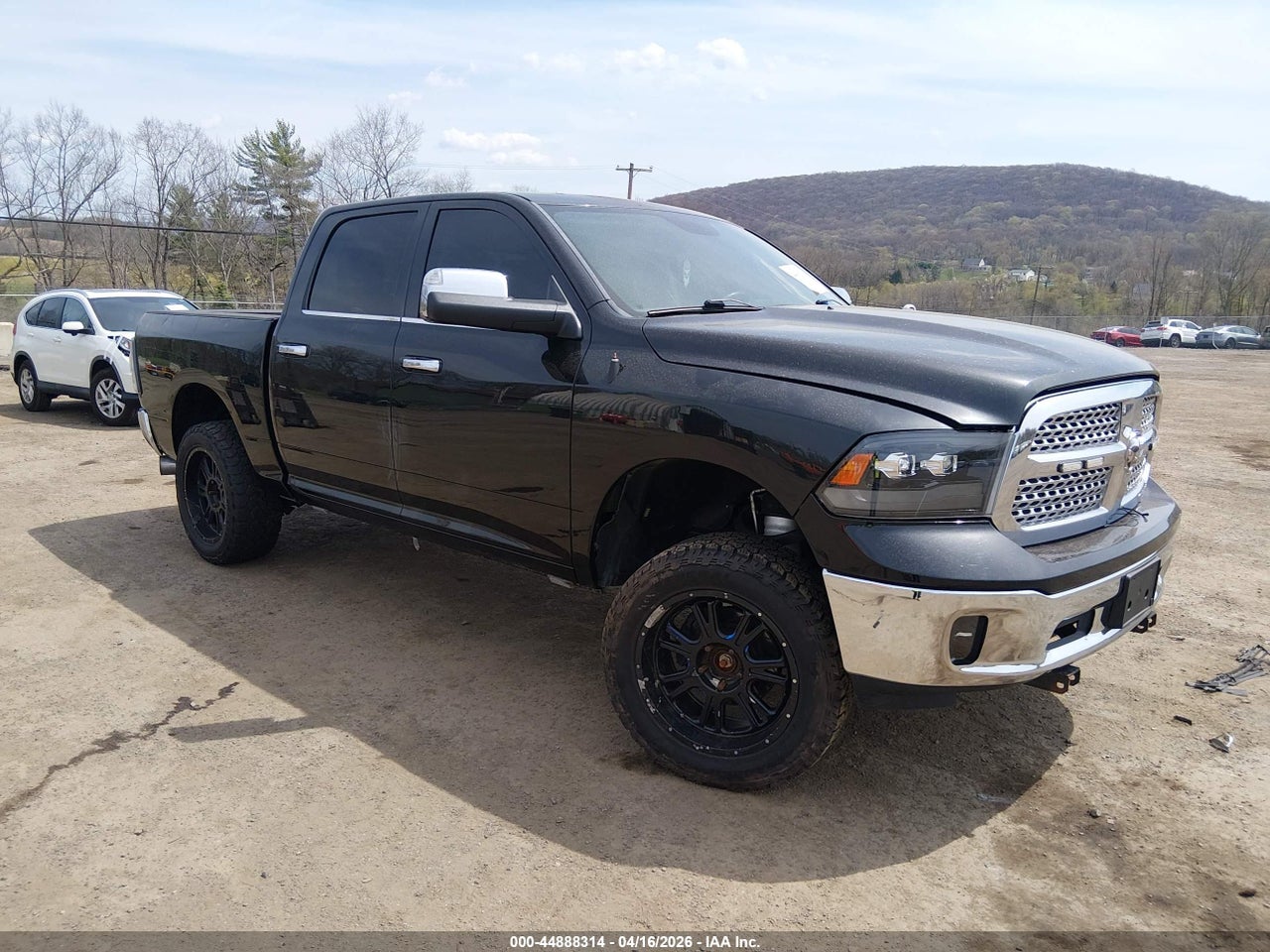 1C6RR7NM9GS****** · 2016 RAM 1500 LARAMIE