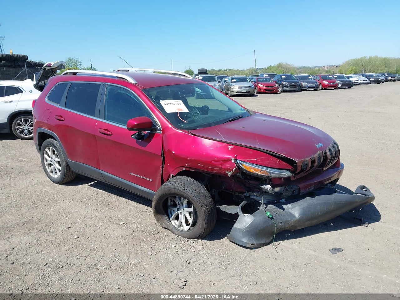 1C4PJLCB8HW****** · 2017 JEEP CHEROKEE LATITUDE FWD