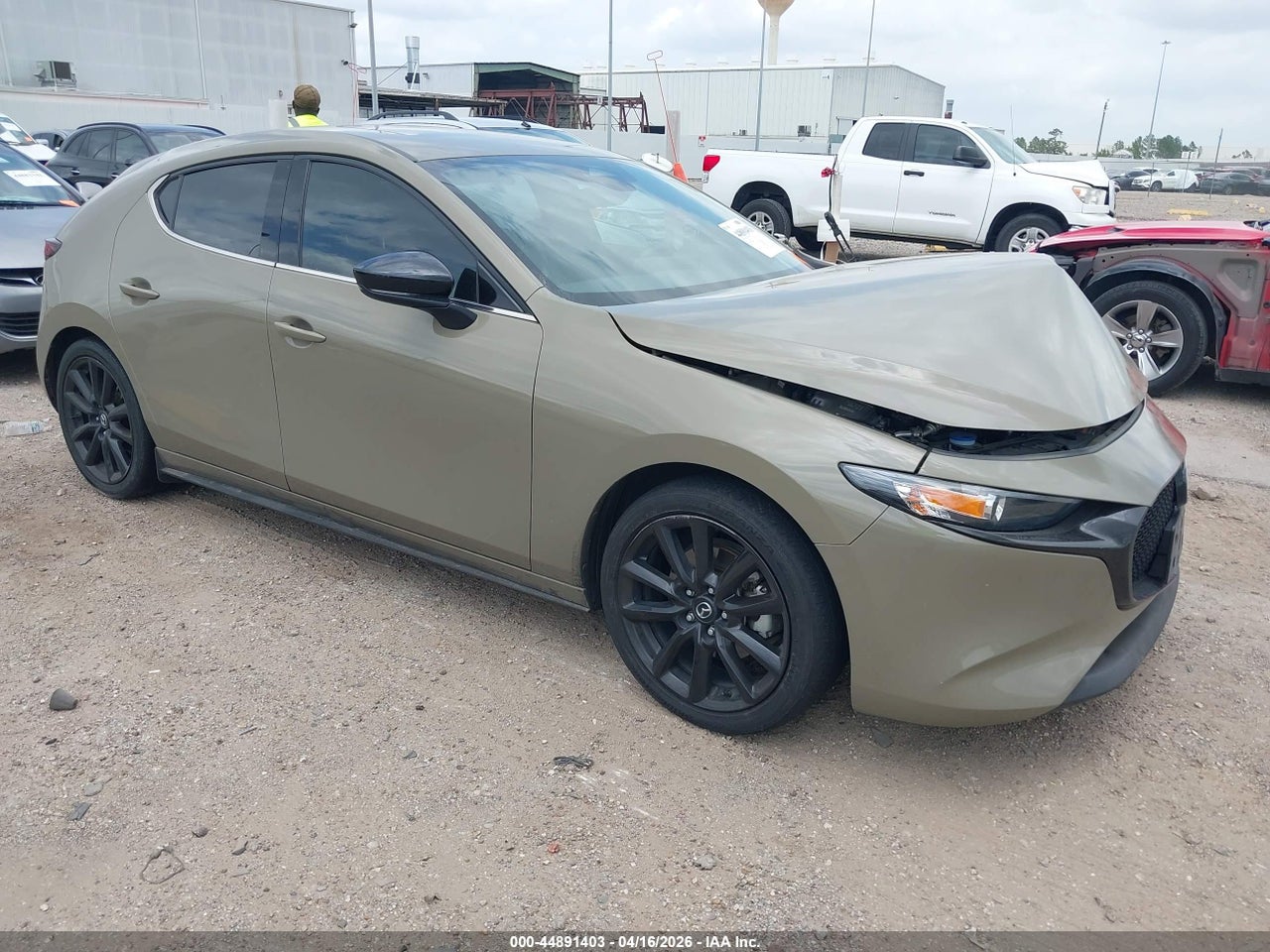 JM1BPBYY1R1****** · 2024 MAZDA MAZDA3 2.5 CARBON TURBO