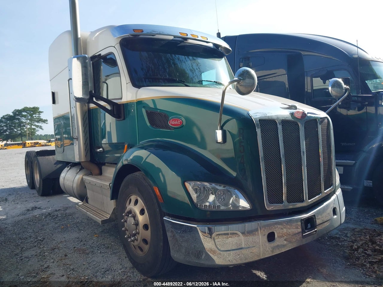 1XPBDP9X8HD****** · 2017 PETERBILT 579