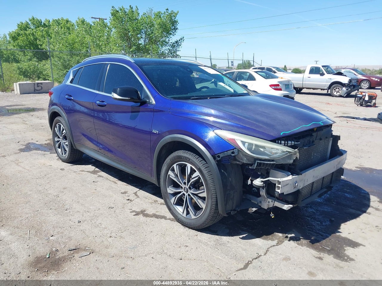 SJKCH5CR8HA****** · 2017 INFINITI QX30 PREMIUM