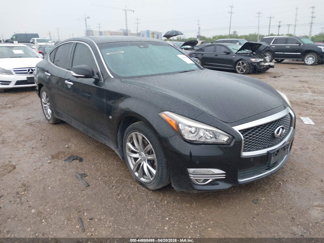 JN1BY1AP1HM****** · 2017 INFINITI Q70 3.7