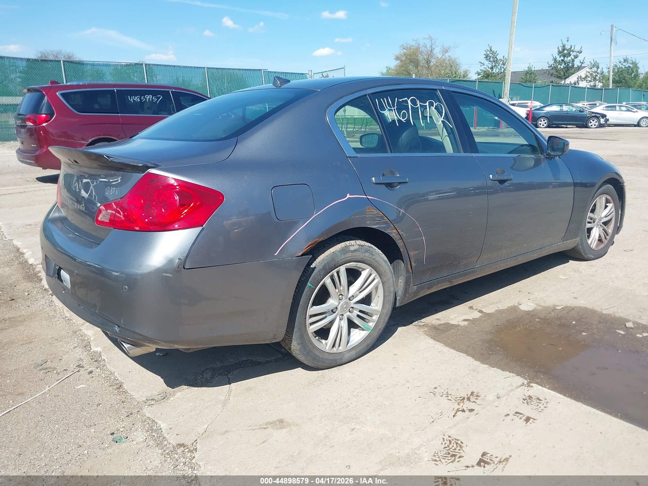 2012 INFINITI G37X · 4/11