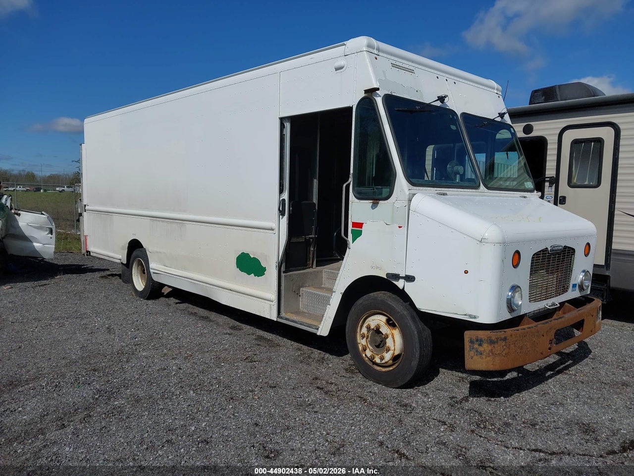 2010 FREIGHTLINER CHASSIS M LINE WALK-IN VAN