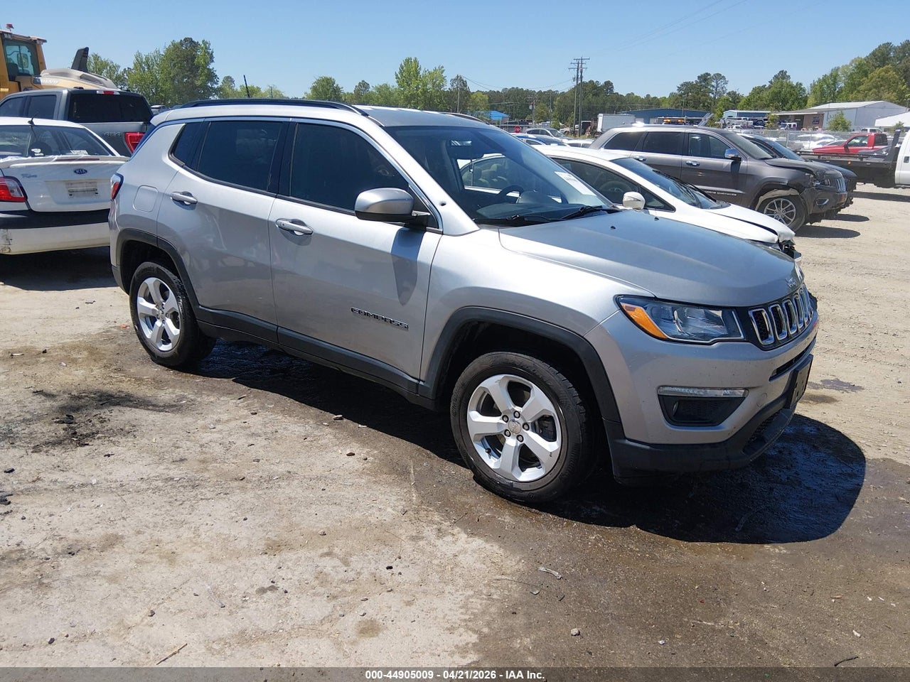 3C4NJDBB9KT****** · 2019 JEEP COMPASS LATITUDE 4X4