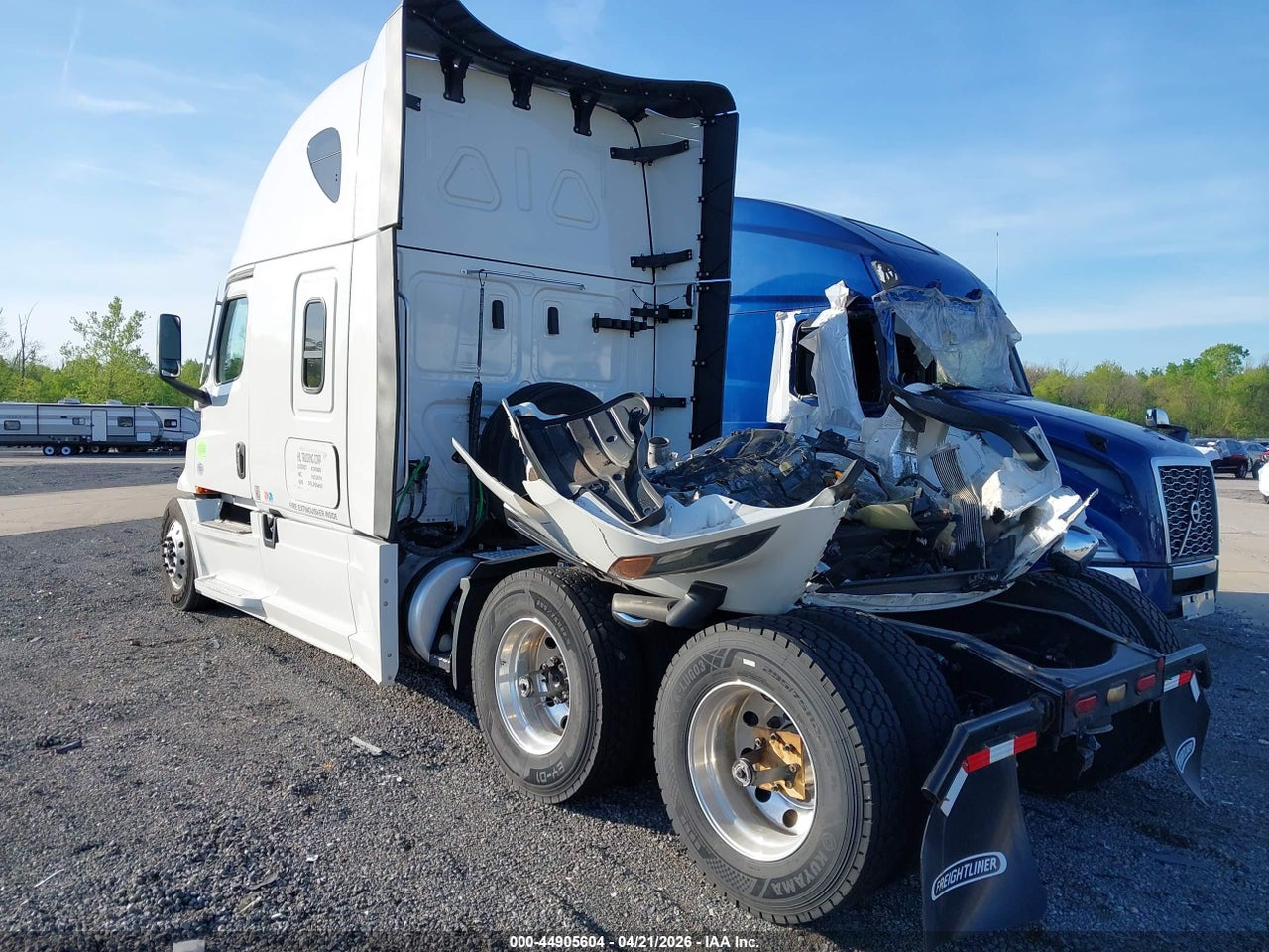 2023 FREIGHTLINER NEW CASCADIA 126 · 3/4