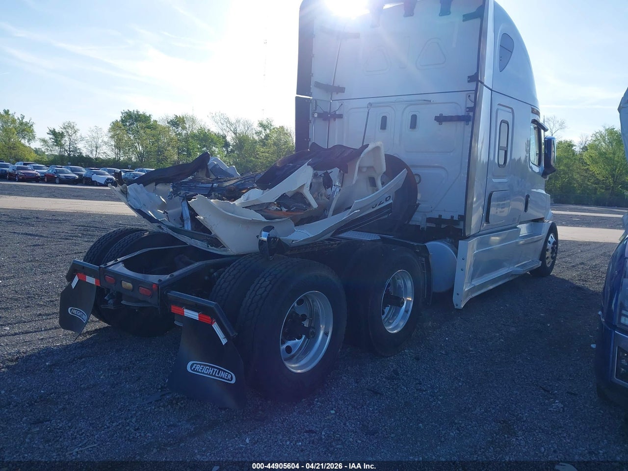 2023 FREIGHTLINER NEW CASCADIA 126 · 4/4