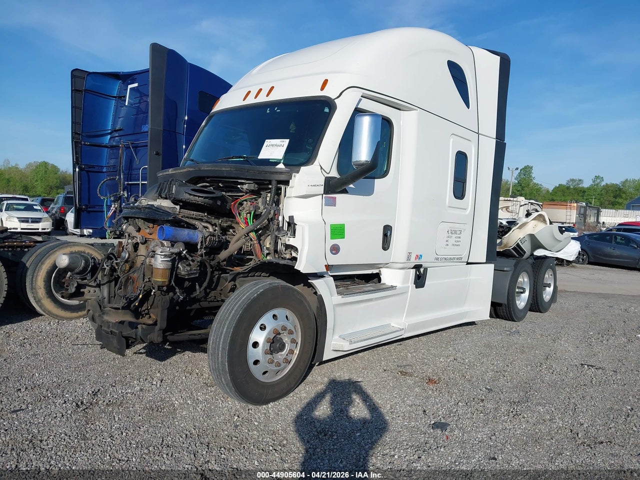 2023 FREIGHTLINER NEW CASCADIA 126 · 2/4