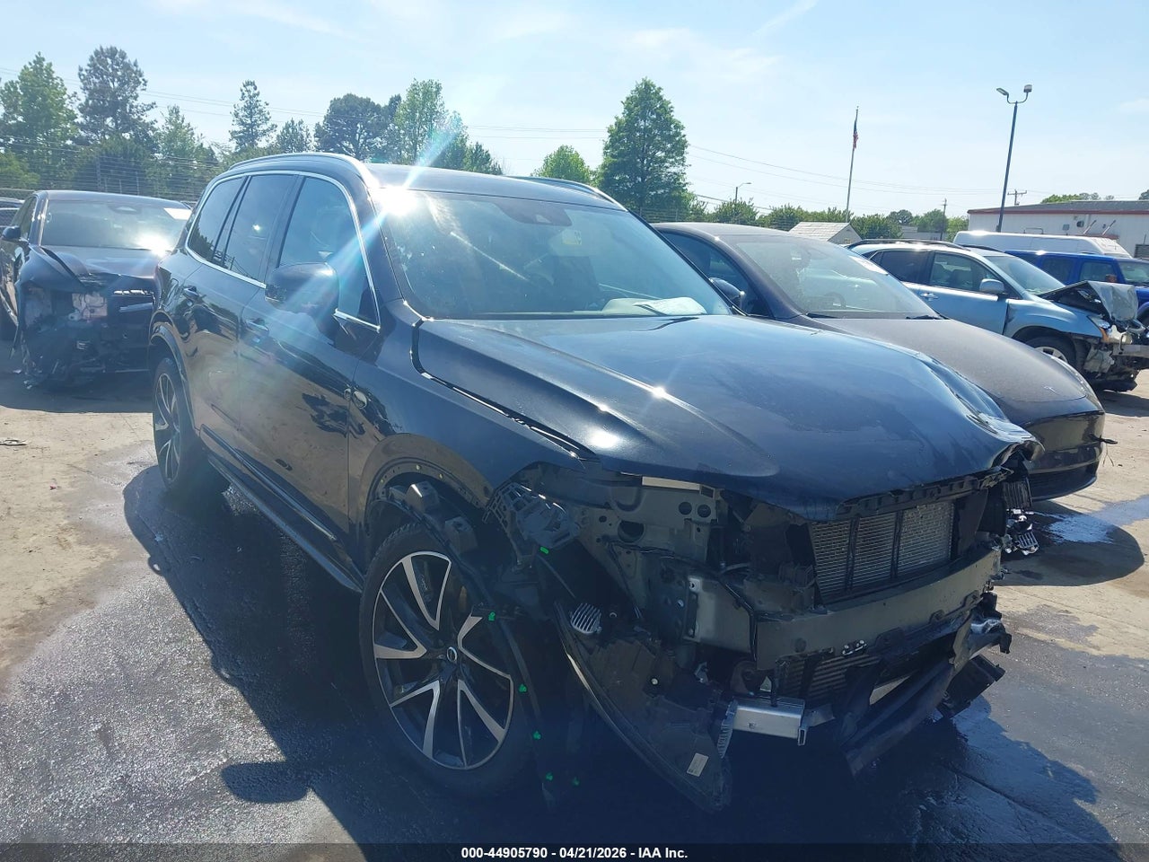 YV4A22PK3M1****** · 2021 VOLVO XC90 T6 MOMENTUM 7 PASSENGER