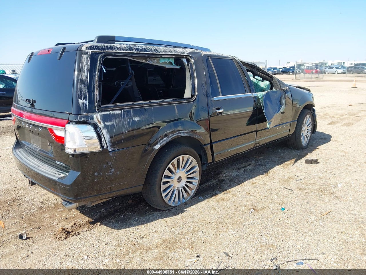 2016 LINCOLN NAVIGATOR L SELECT · 4/10