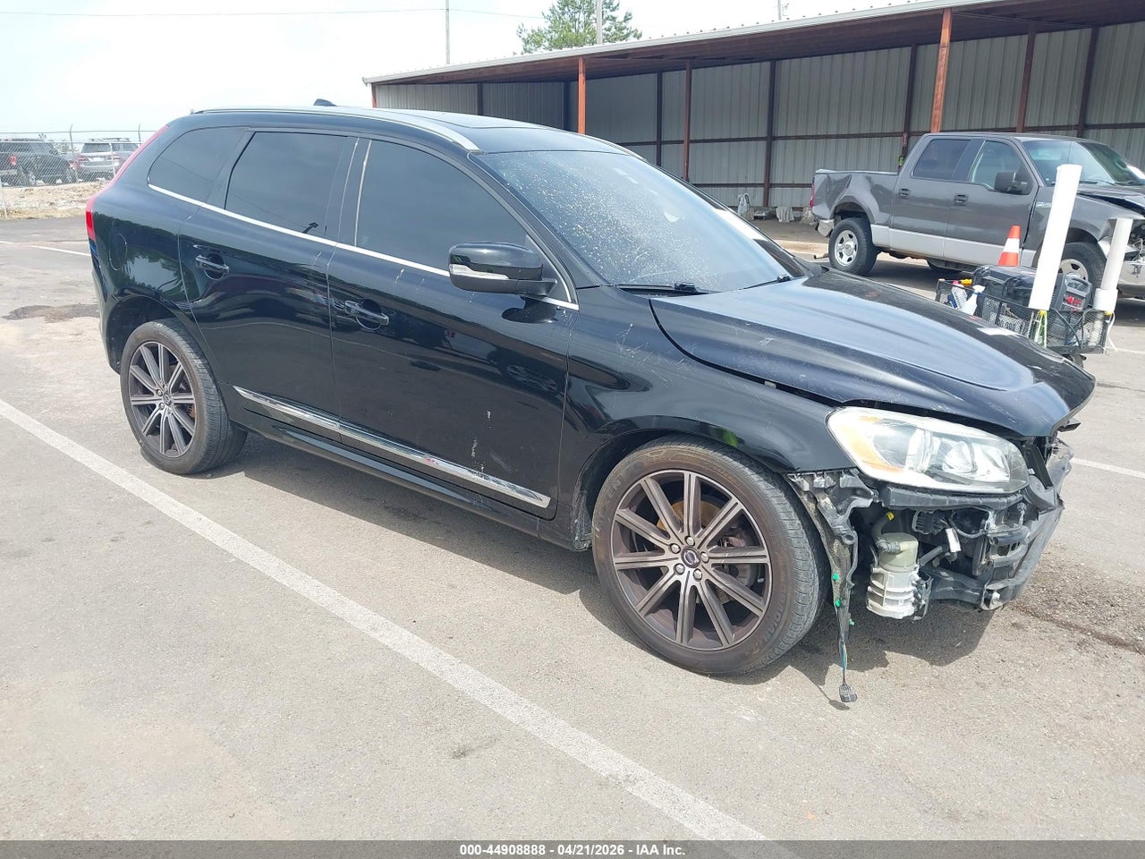 YV440MDKXF2****** · 2015 VOLVO XC60 T5 PREMIER