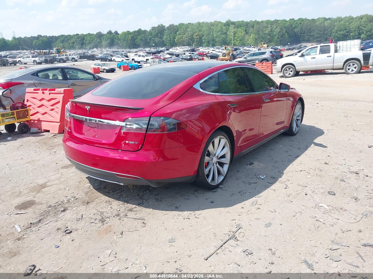 2015 TESLA MODEL S 85D/P85D · 4/10