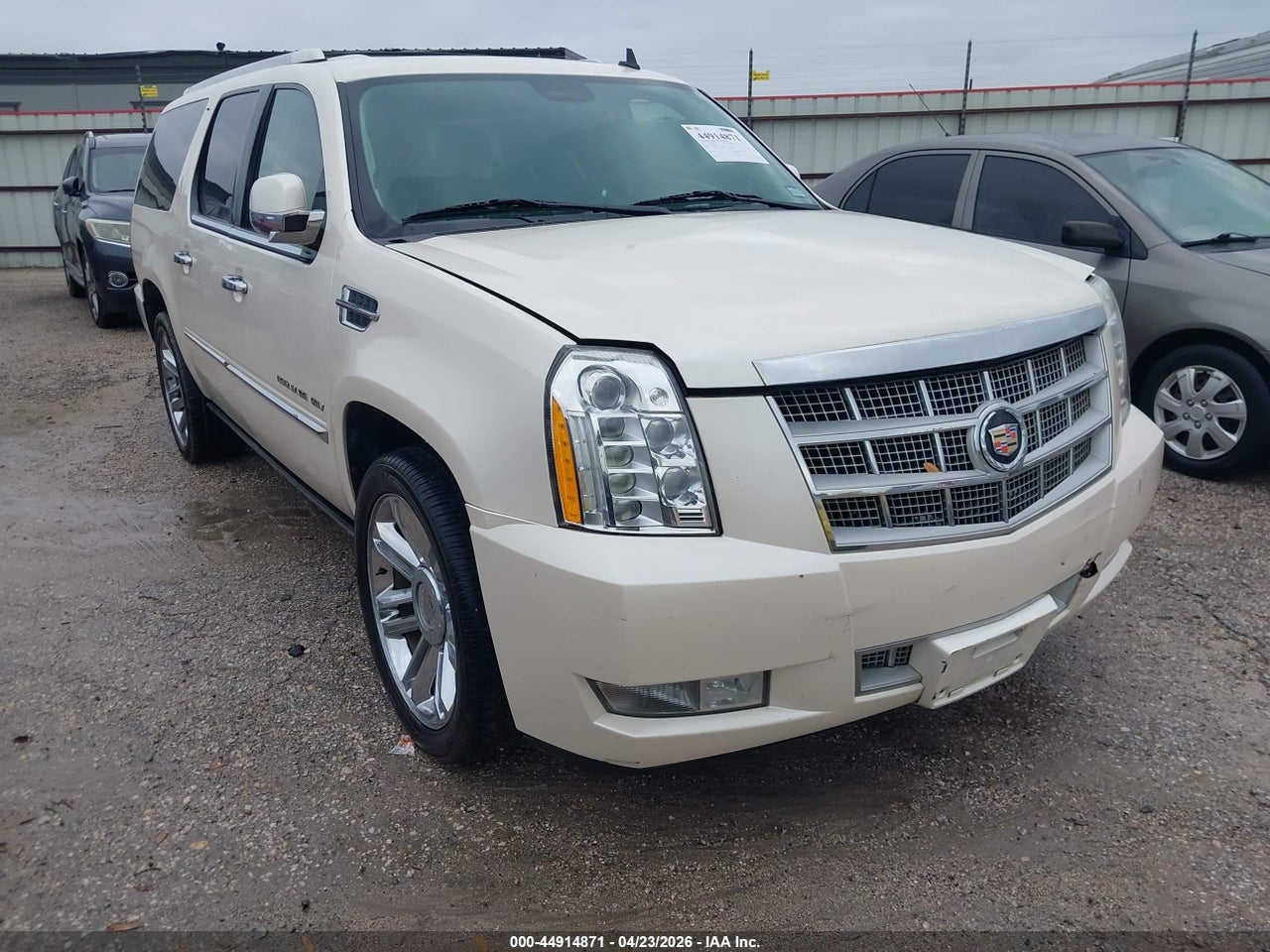 1GYS4KEF9DR****** · 2013 CADILLAC ESCALADE ESV PLATINUM EDITION