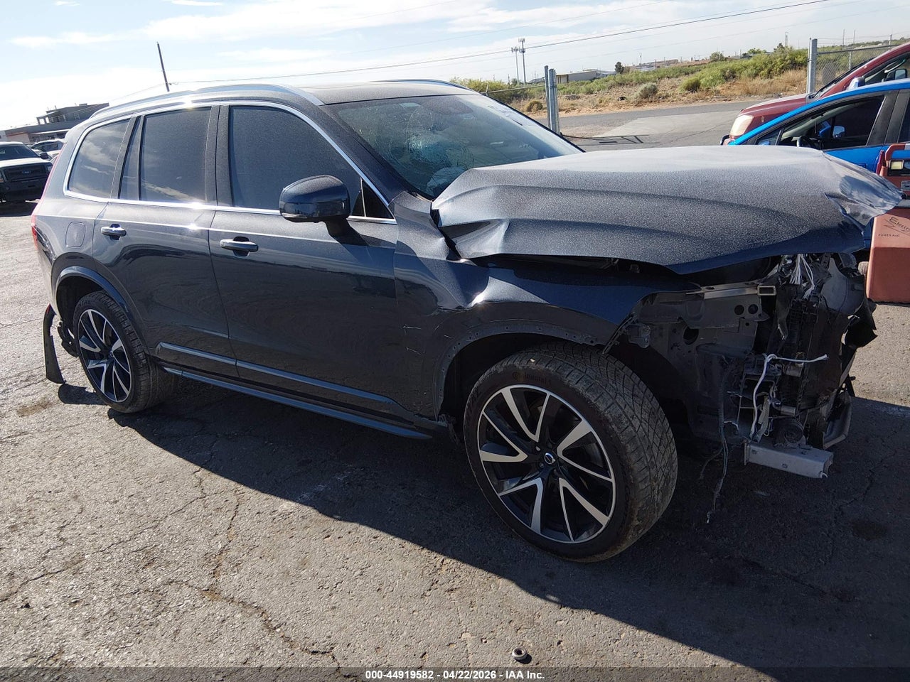 YV4A22PK3N1****** · 2022 VOLVO XC90 T6 MOMENTUM 7 PASSENGER