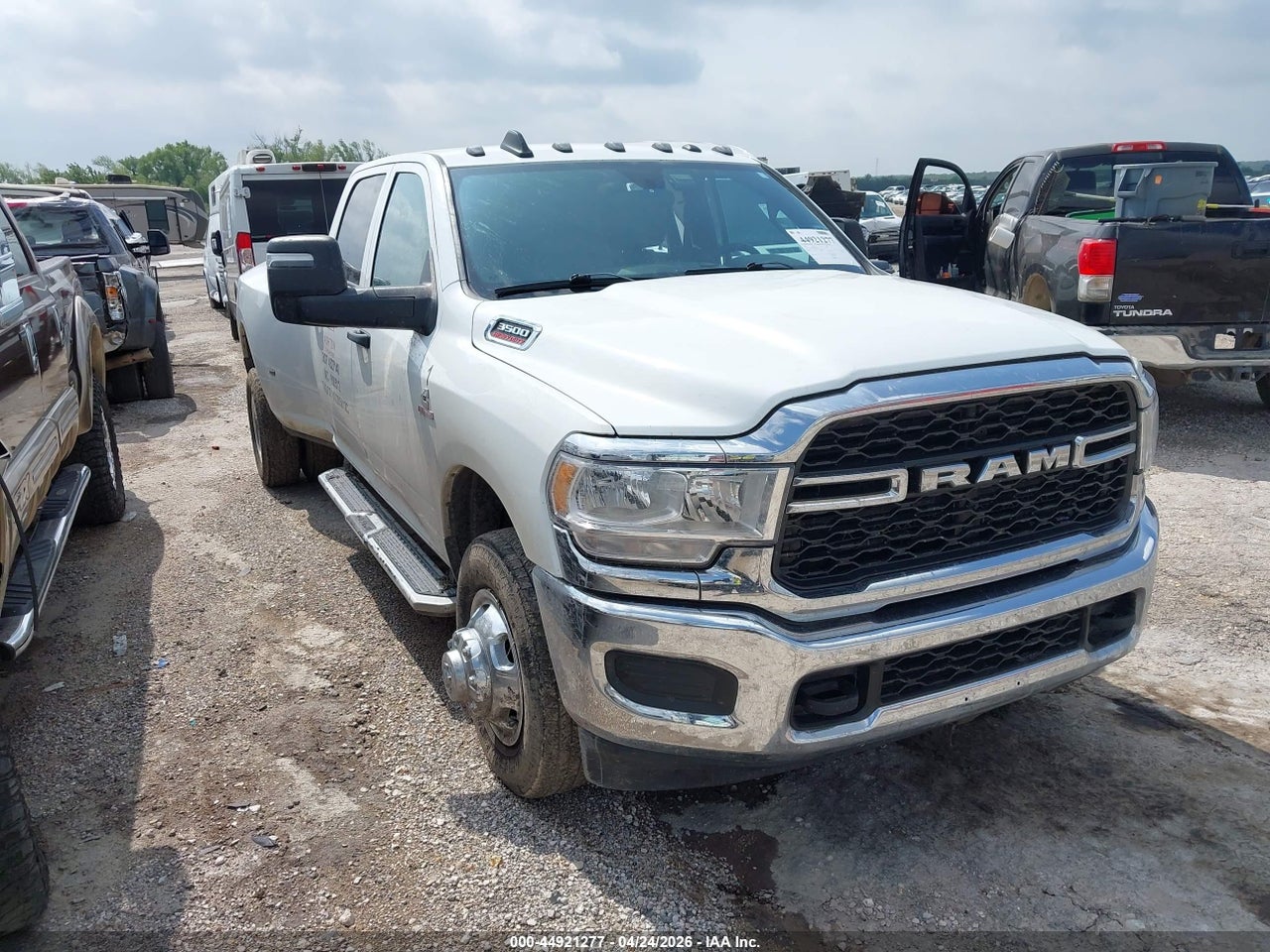 3C63RRGL9PG****** · 2023 RAM 3500 TRADESMAN  4X4 8' BOX