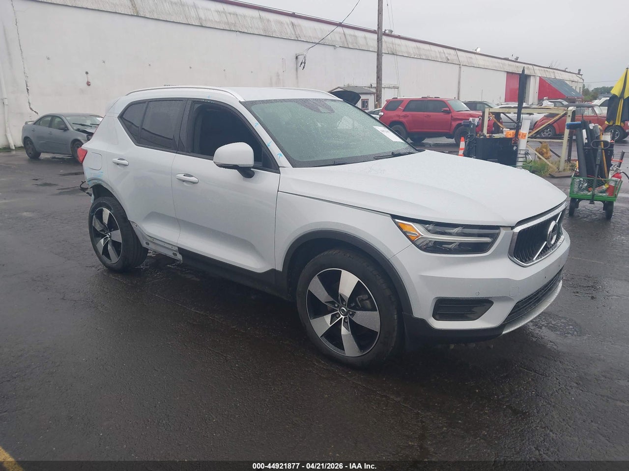 YV4162UK4L2****** · 2020 VOLVO XC40 T5 MOMENTUM