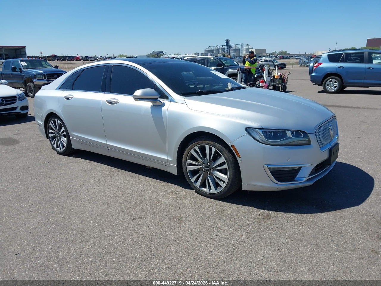3LN6L5FC5HR****** · 2017 LINCOLN MKZ RESERVE