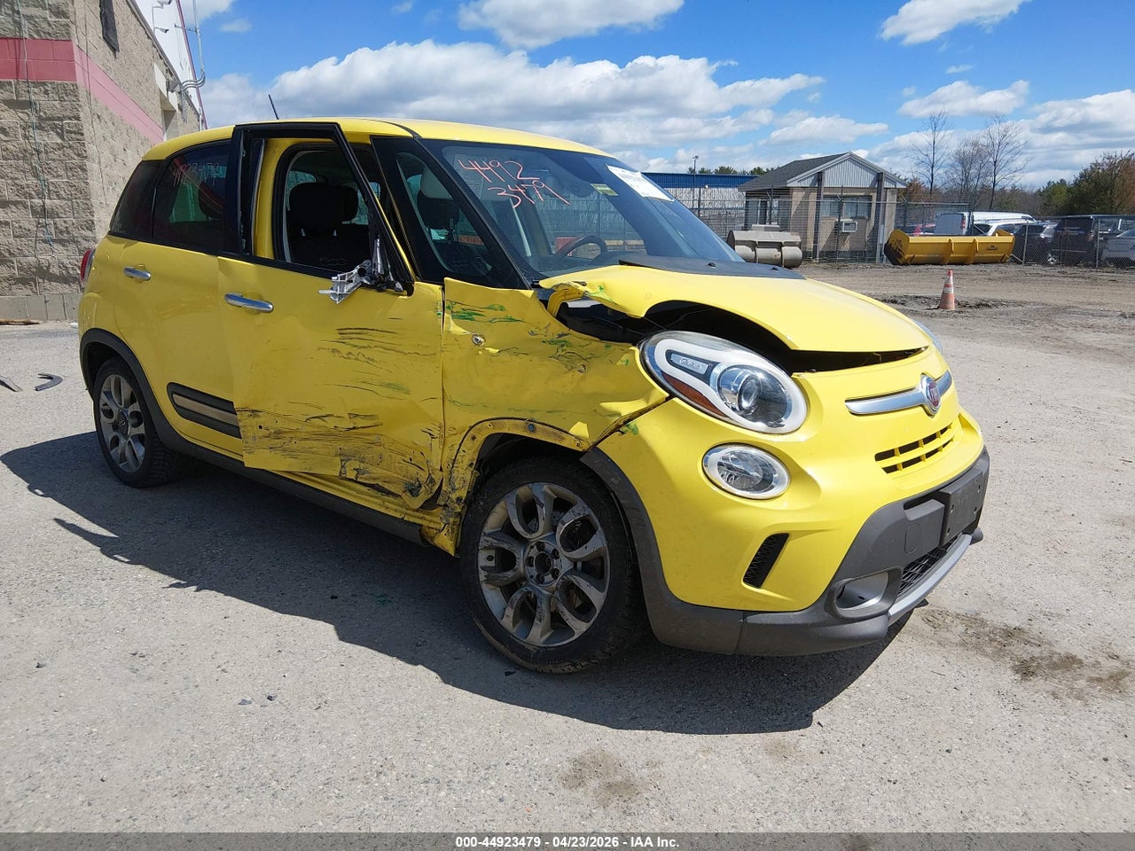 ZFBCFADH5EZ****** · 2014 FIAT 500L TREKKING