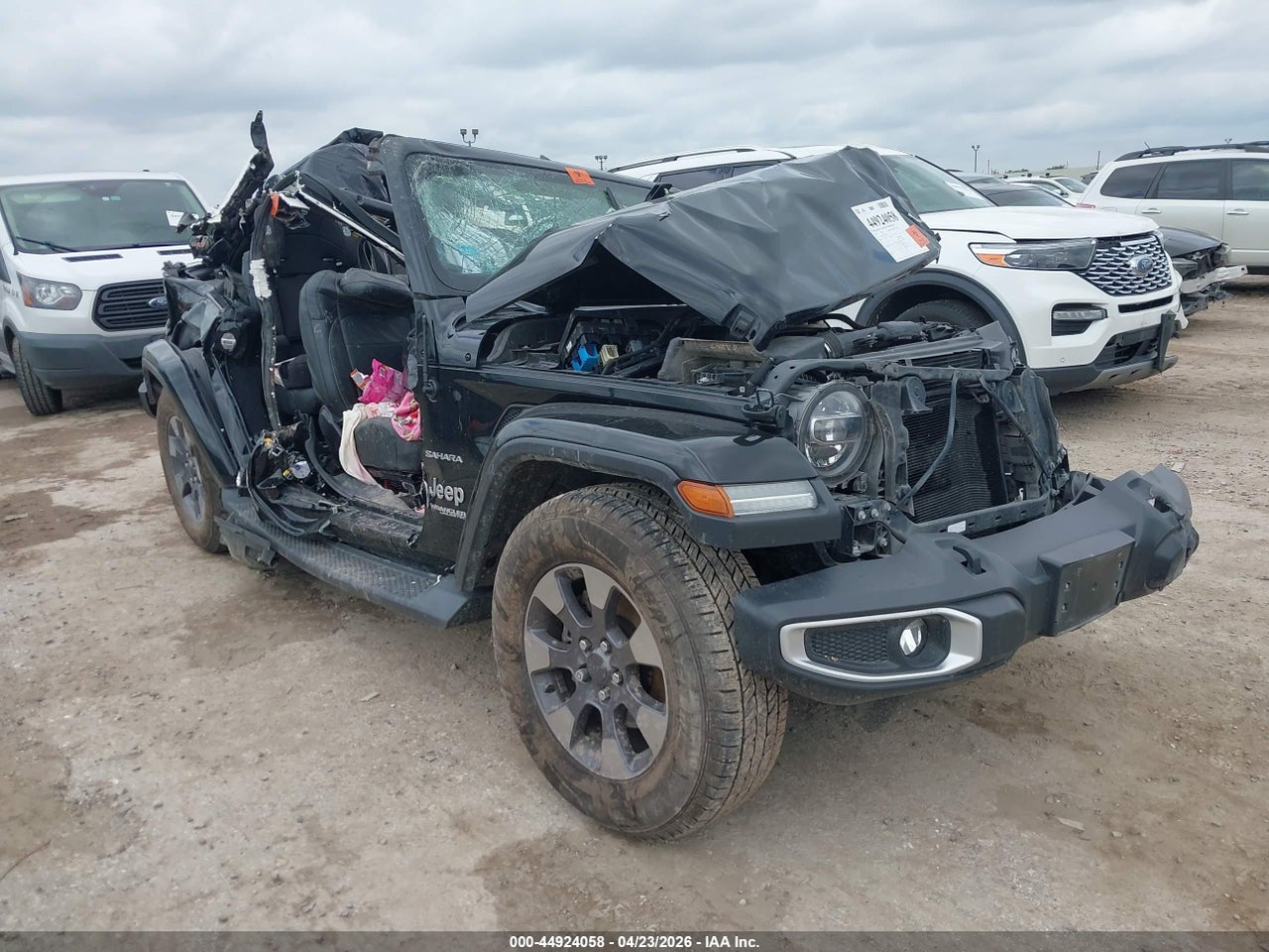 1C4HJXEG7KW****** · 2019 JEEP WRANGLER UNLIMITED SAHARA 4X4