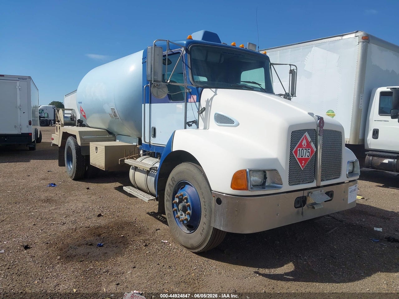 2005 KENWORTH CONSTRUCTION T300