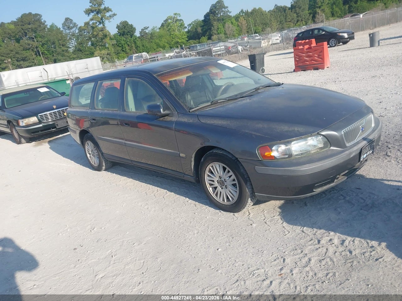 2004 VOLVO V70 2.4