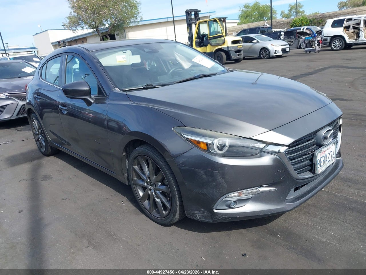 3MZBN1M30JM****** · 2018 MAZDA MAZDA3 GRAND TOURING