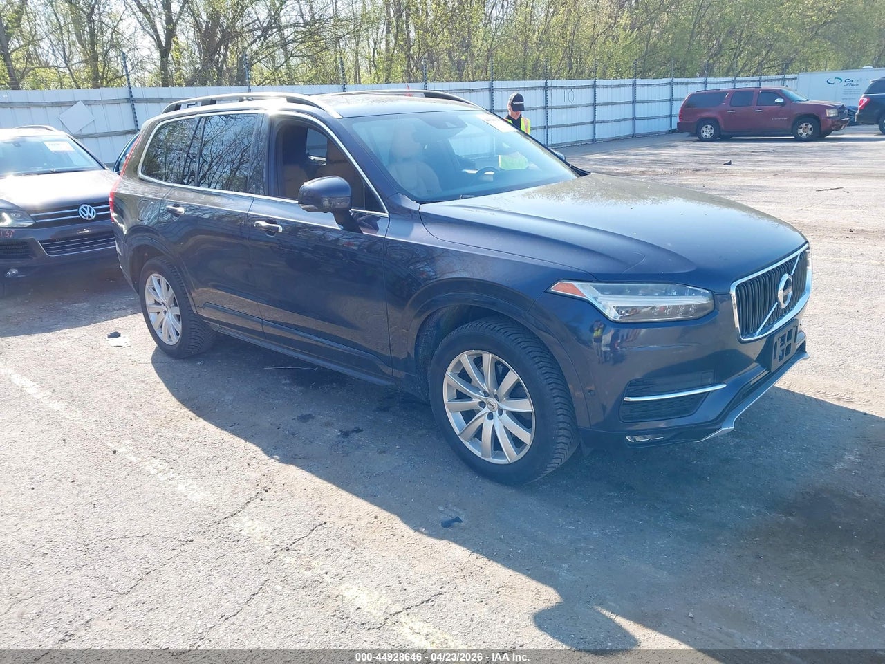 YV4A22PKXH1****** · 2017 VOLVO XC90 T6 MOMENTUM