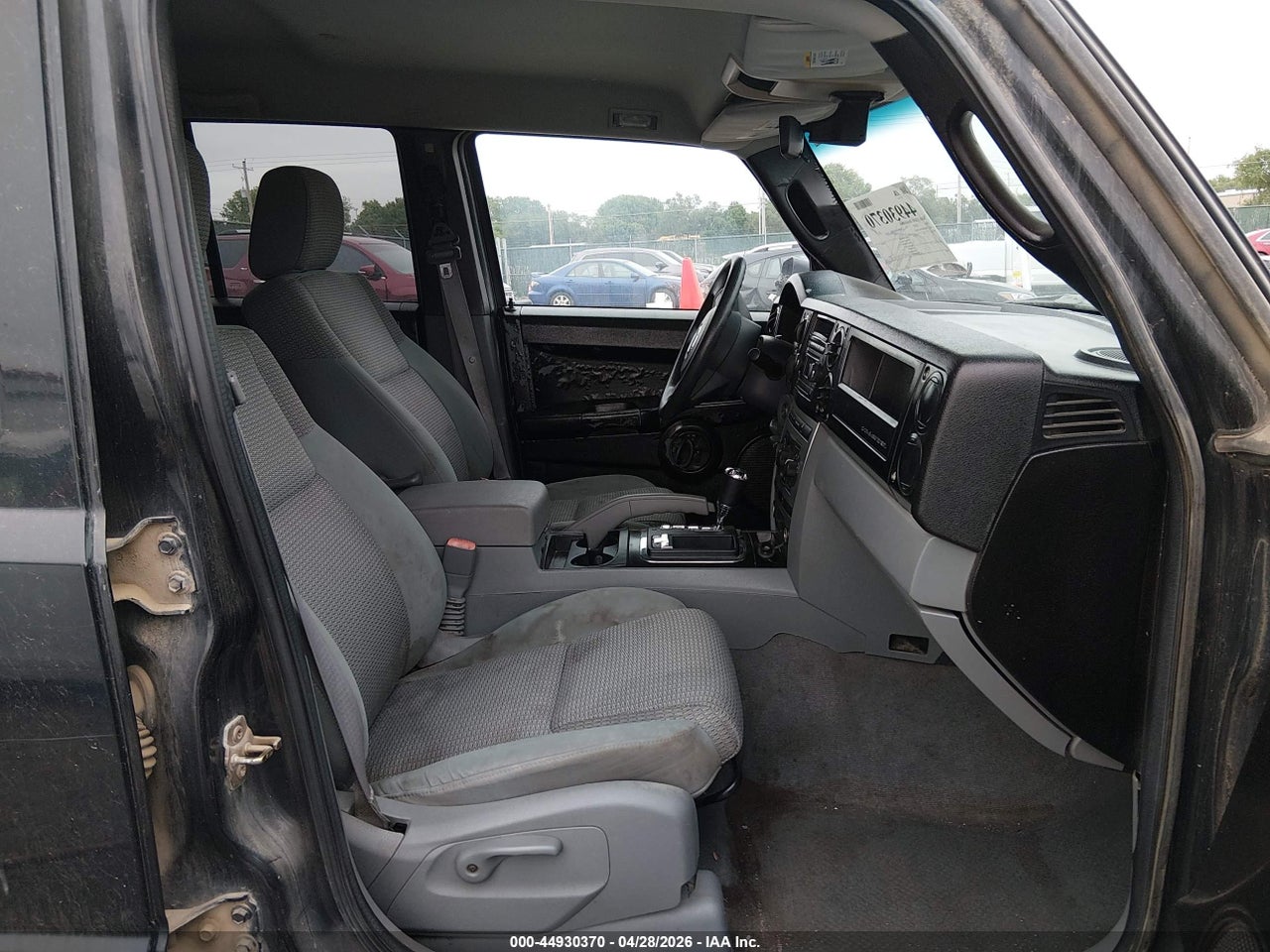 1J8HG48NX6C****** · 2006 JEEP COMMANDER   · 5/11