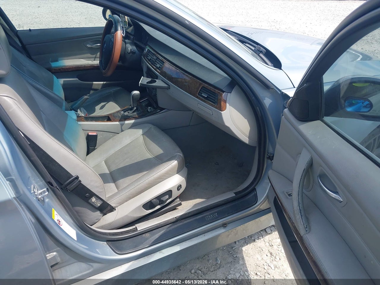 2006 BMW 325I   · 5/10