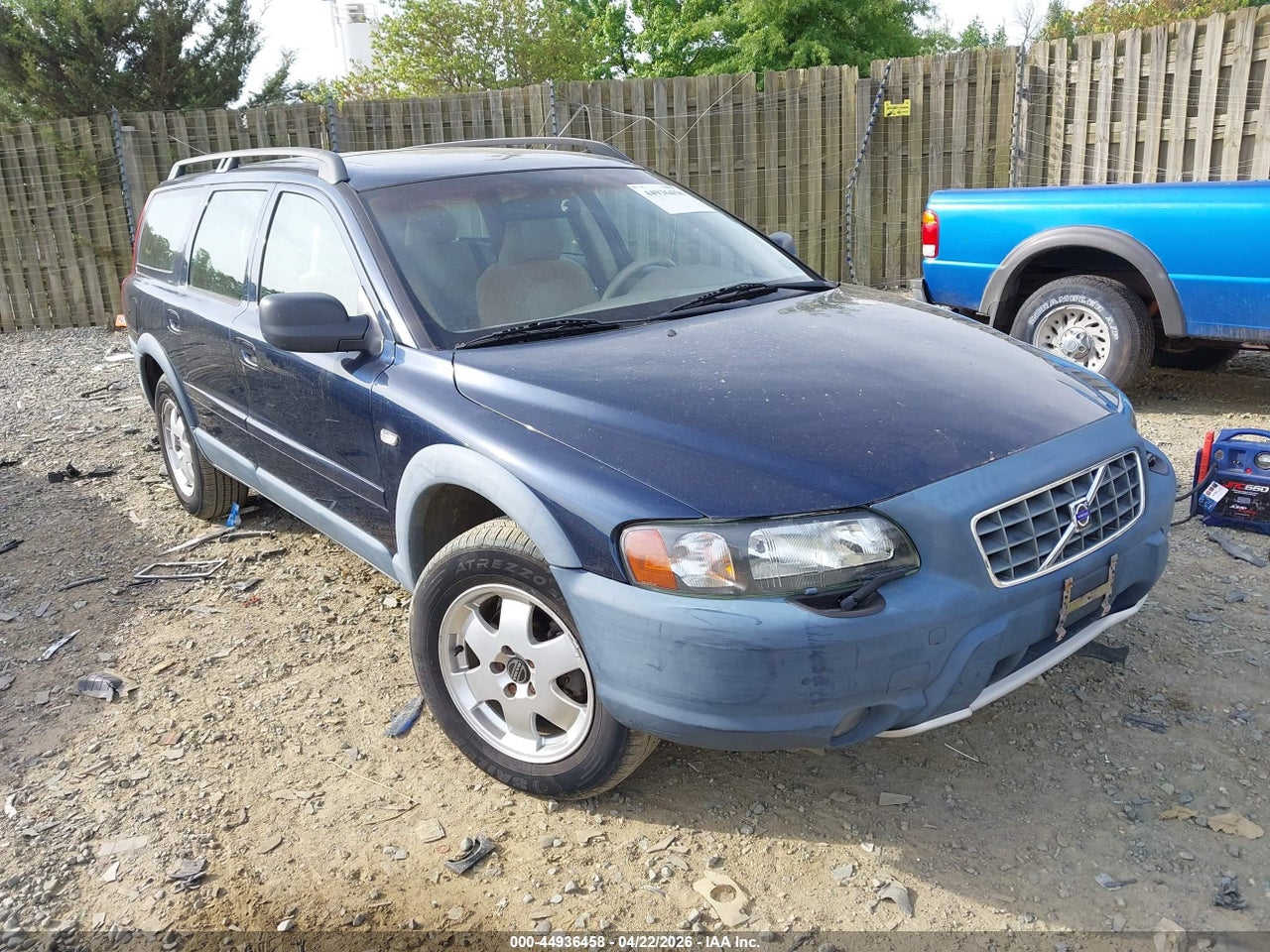 YV1SZ58D911****** · 2001 VOLVO V70 XC