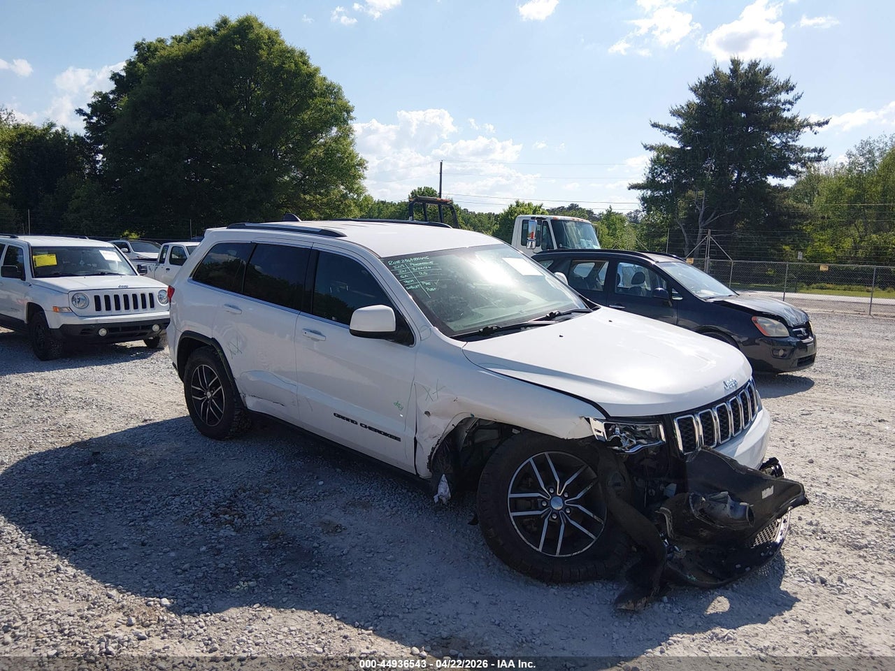 1C4RJEAG4JC****** · 2018 JEEP GRAND CHEROKEE LAREDO E 4X2