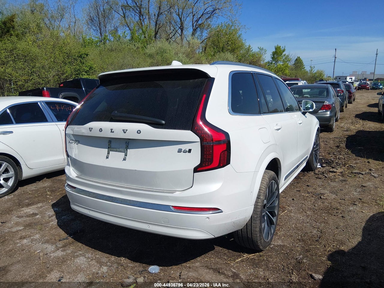 2025 VOLVO XC90 B6 PLUS 7-SEATER · 4/11