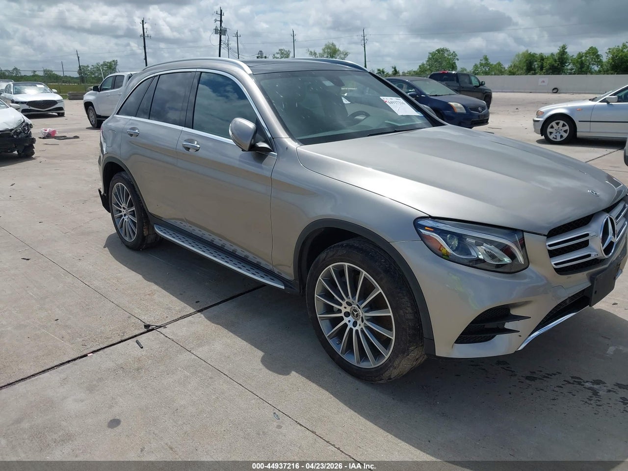 WDC0G4JB8KF****** · 2019 MERCEDES-BENZ GLC 300