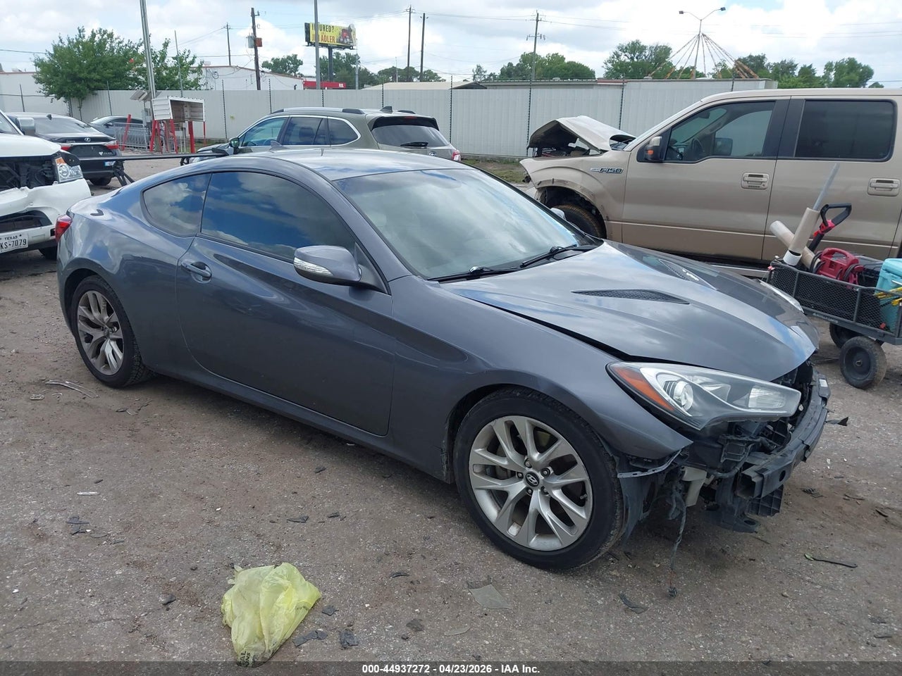 KMHHT6KJ1GU****** · 2016 HYUNDAI GENESIS 3.8 BASE