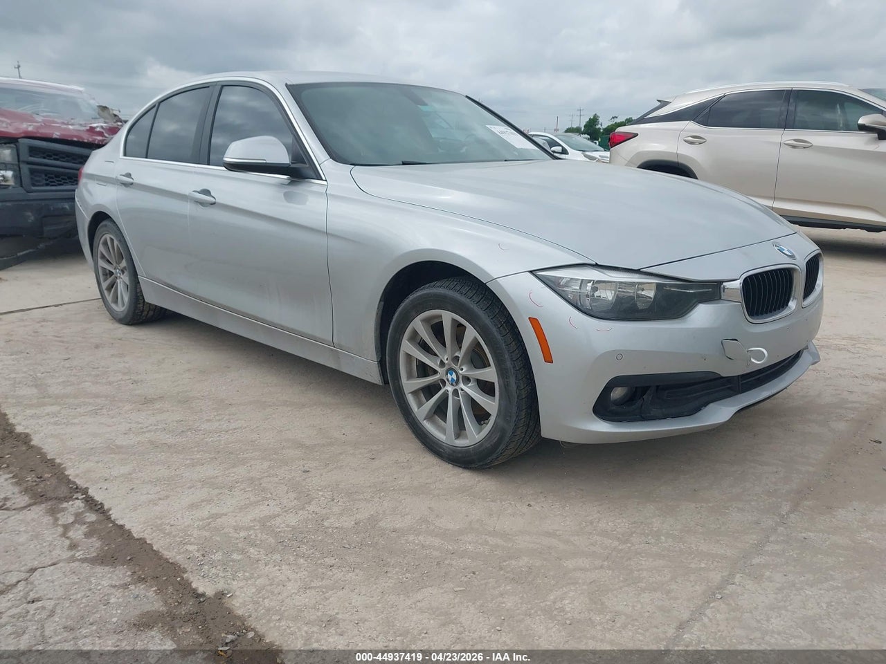 WBA8A9C35HK****** · 2017 BMW 320I