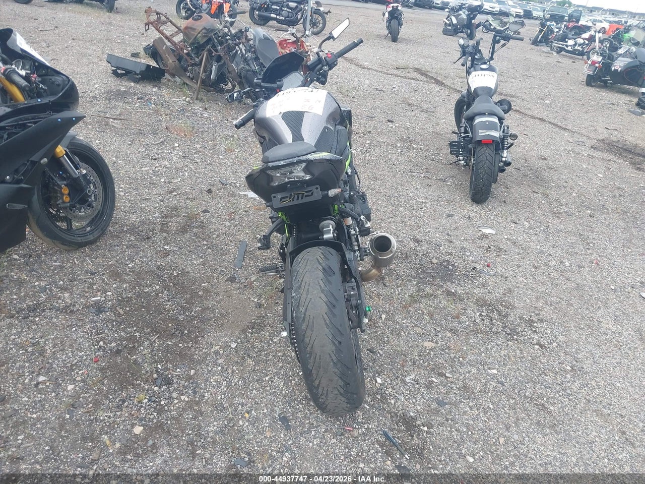 2020 KAWASAKI ZR900 F · 6/11