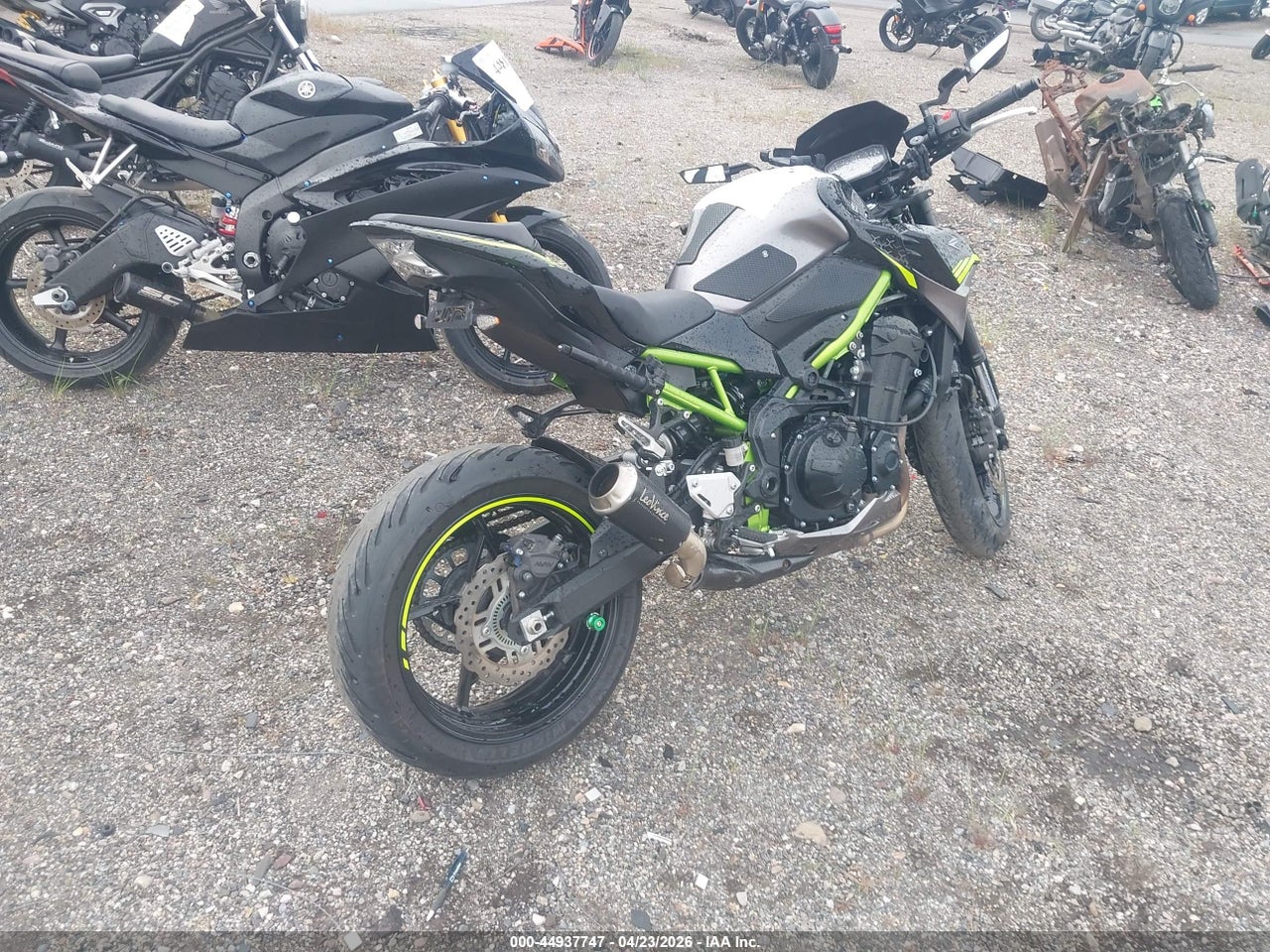 2020 KAWASAKI ZR900 F · 4/11