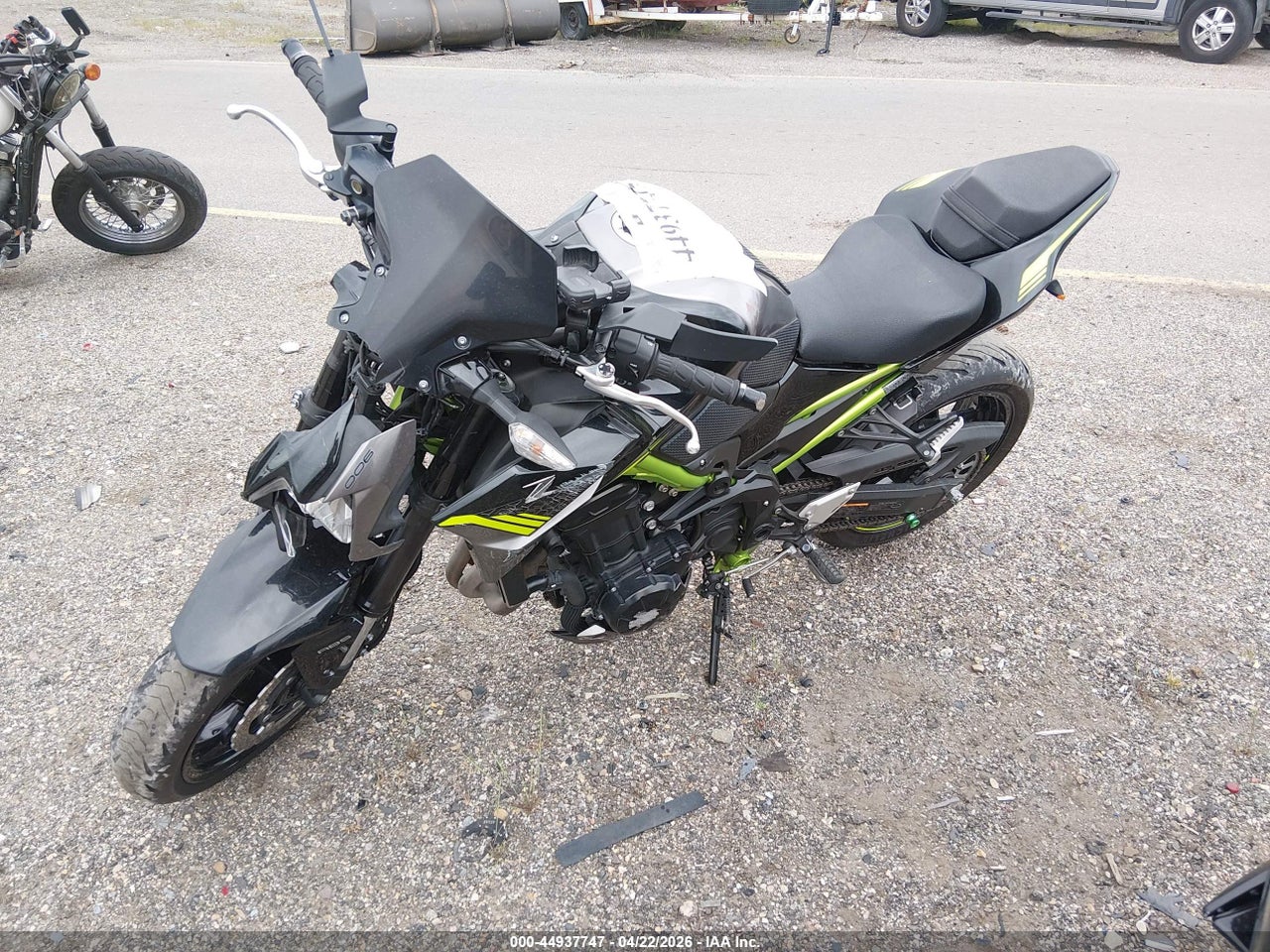 2020 KAWASAKI ZR900 F · 2/11