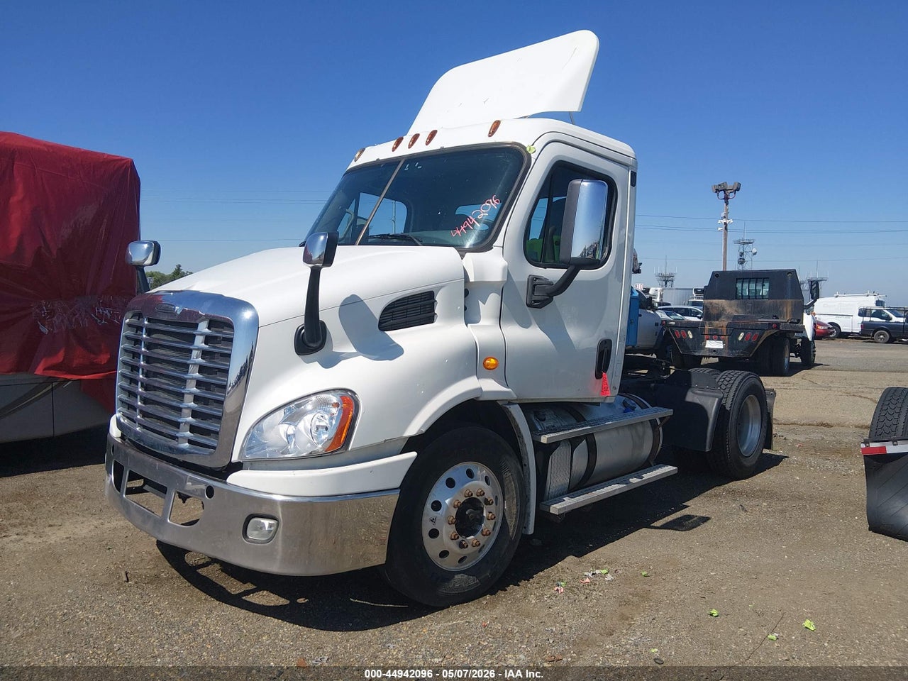 2014 FREIGHTLINER CASCADIA 113 · 2/4