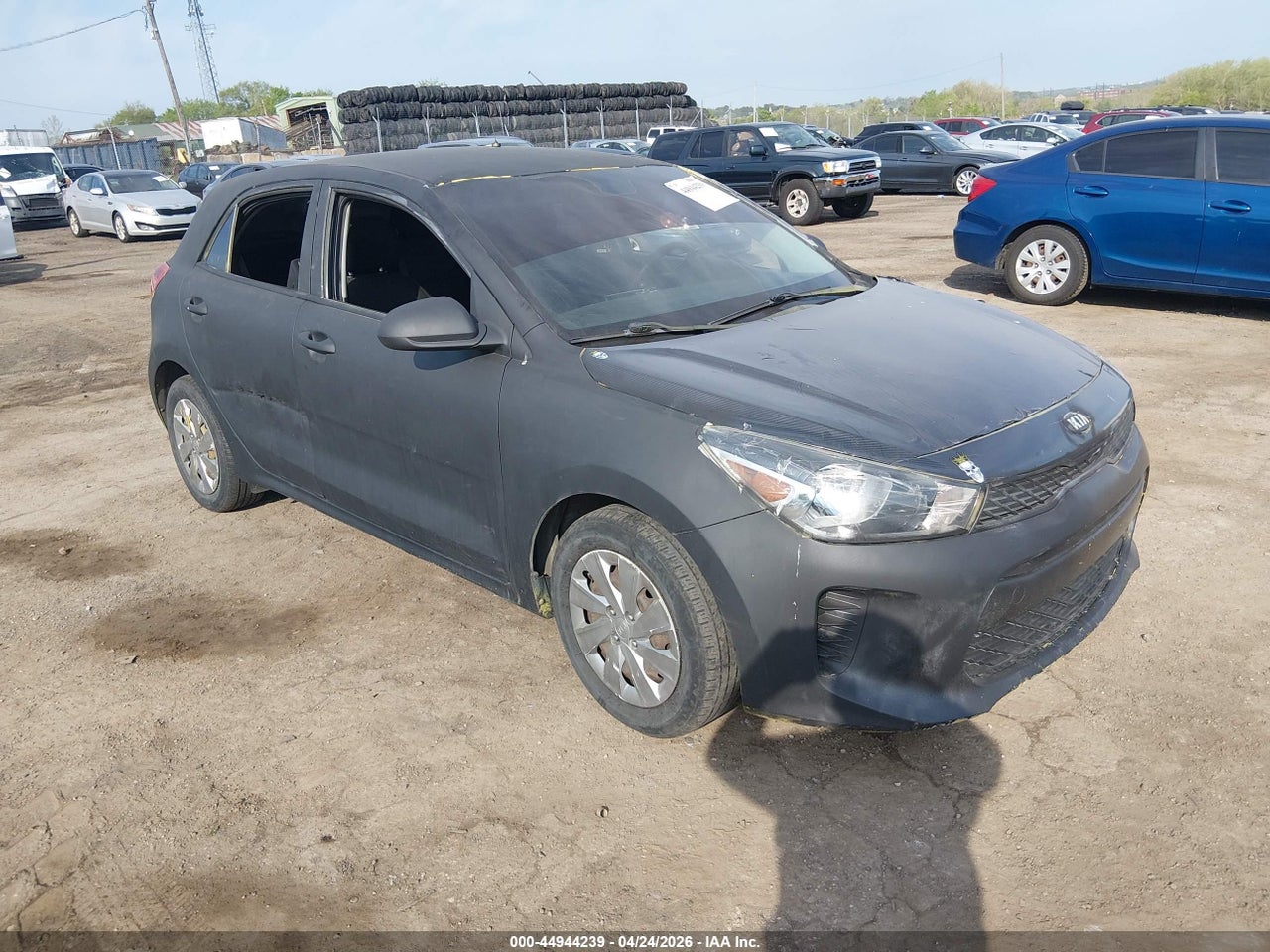 3KPA25AB3KE****** · 2019 KIA RIO 5-DOOR S