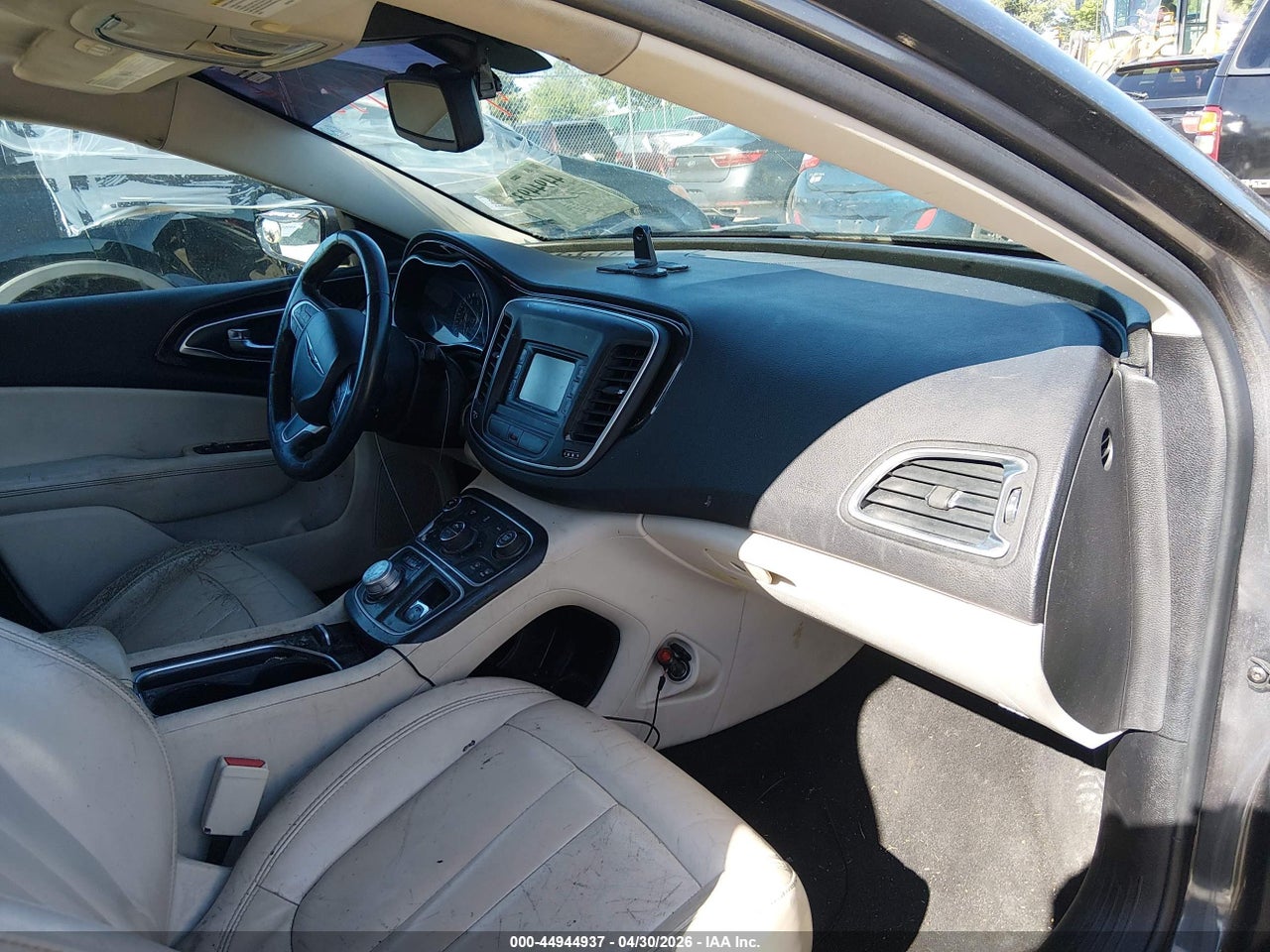 2015 CHRYSLER 200 C · 5/11