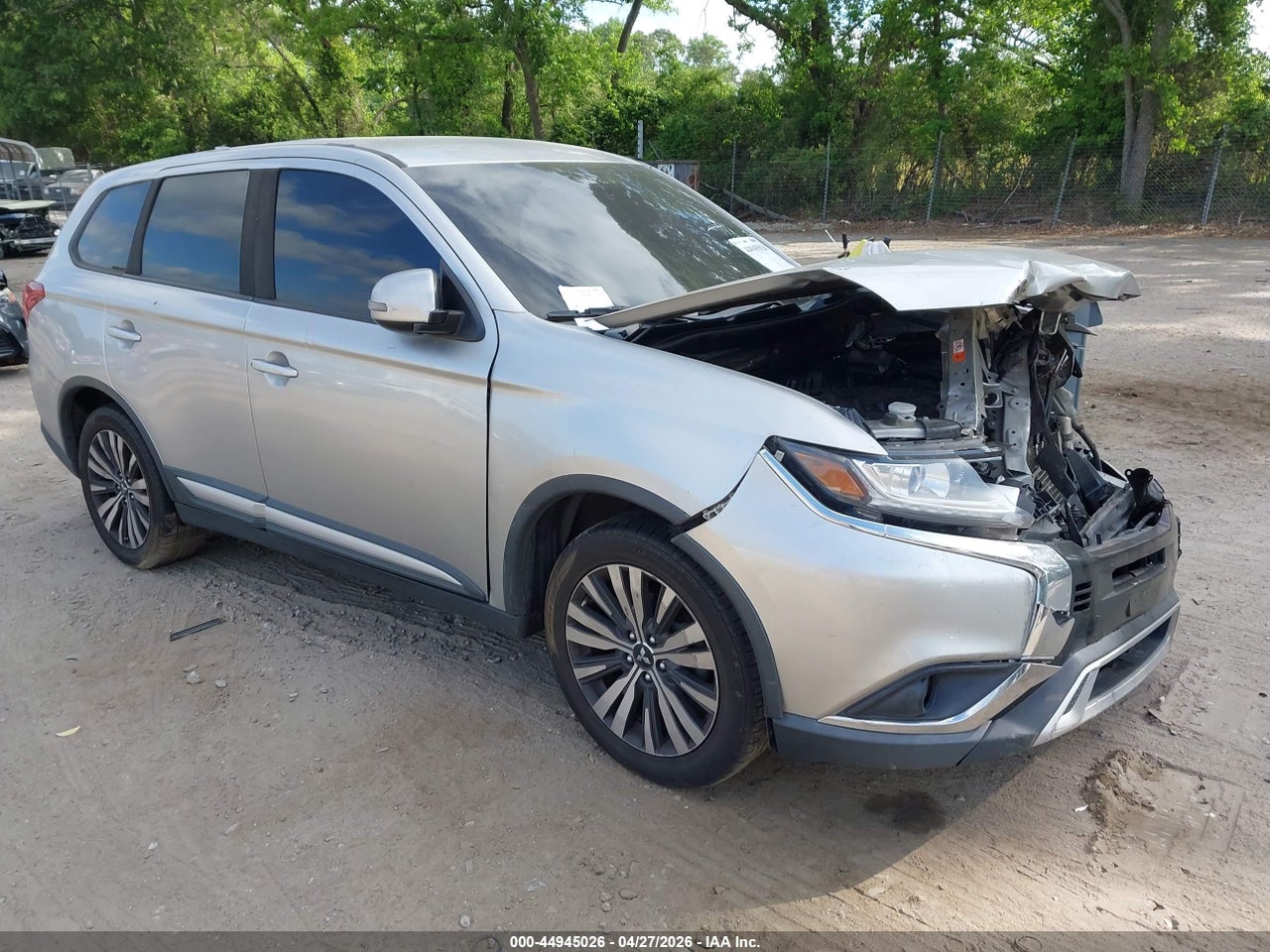 JA4AD3A39KZ****** · 2019 MITSUBISHI OUTLANDER LE/SE/SEL