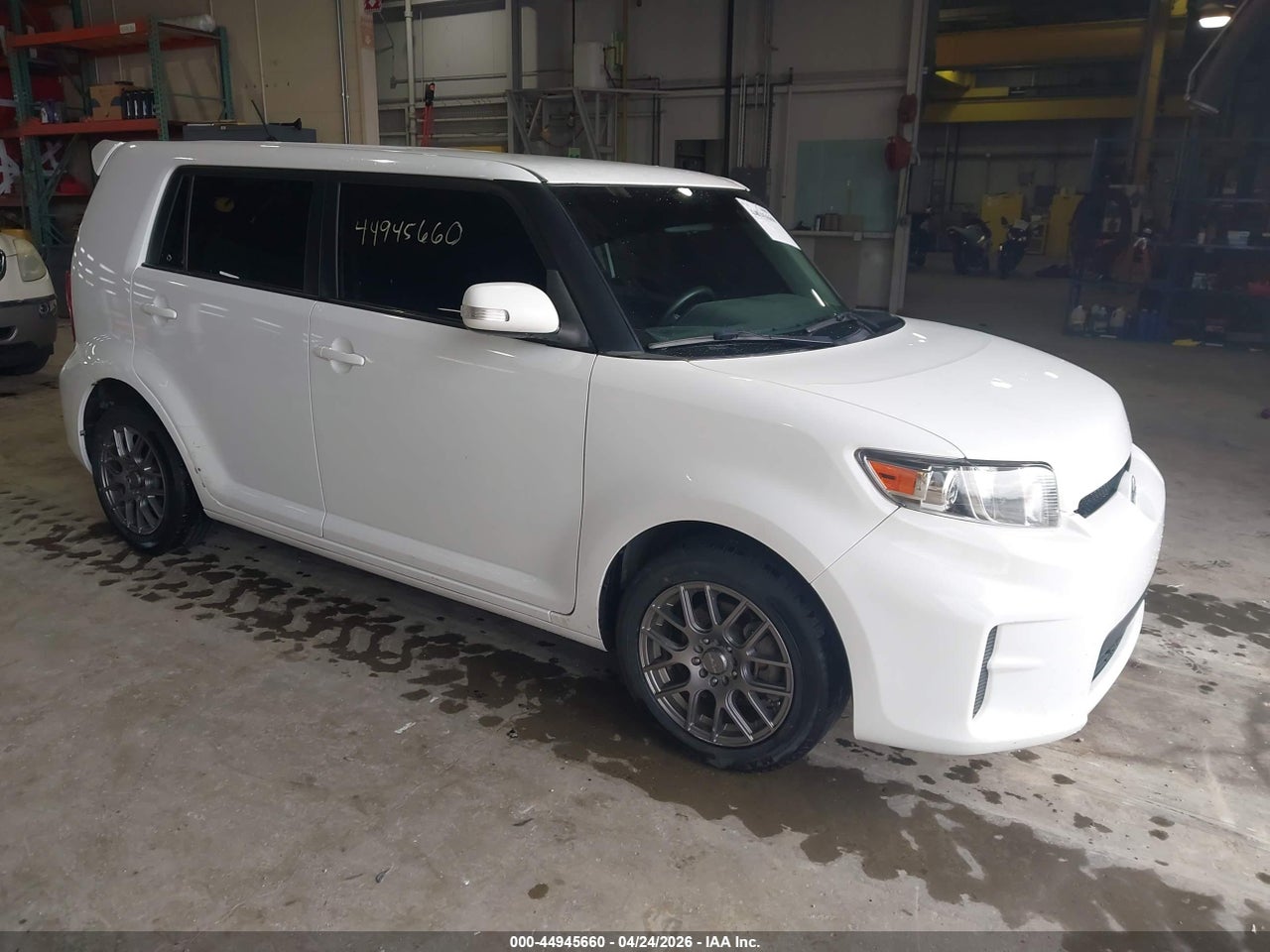 JTLZE4FE1B1****** · 2011 SCION XB