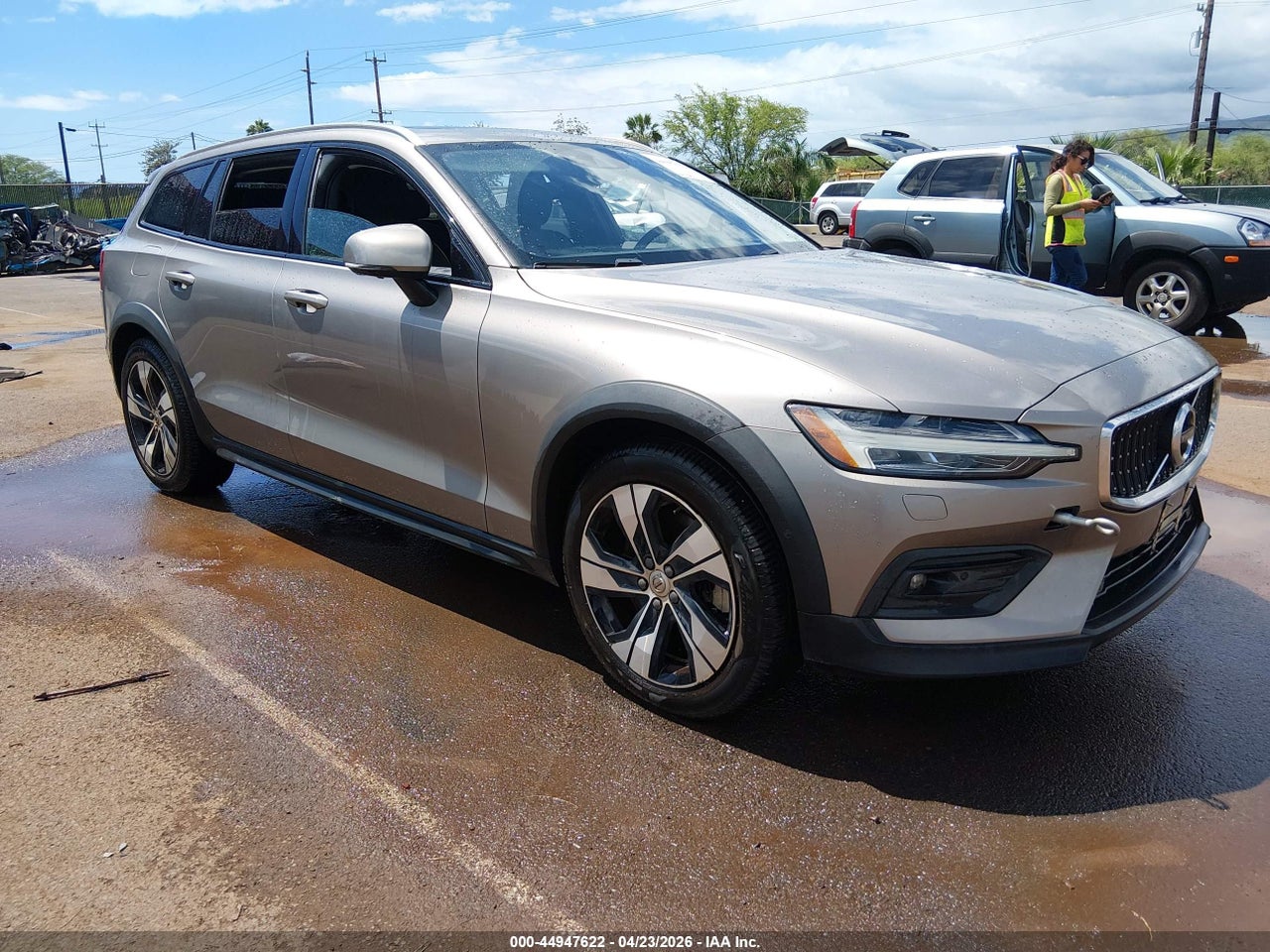 YV4102WK8L1****** · 2020 VOLVO V60 CROSS COUNTRY T5