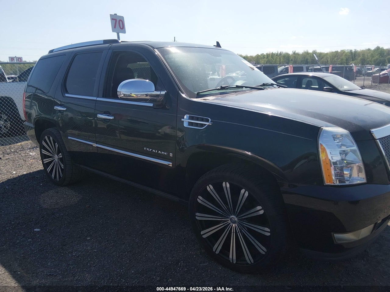 1GYEC63828R****** · 2008 CADILLAC ESCALADE STANDARD