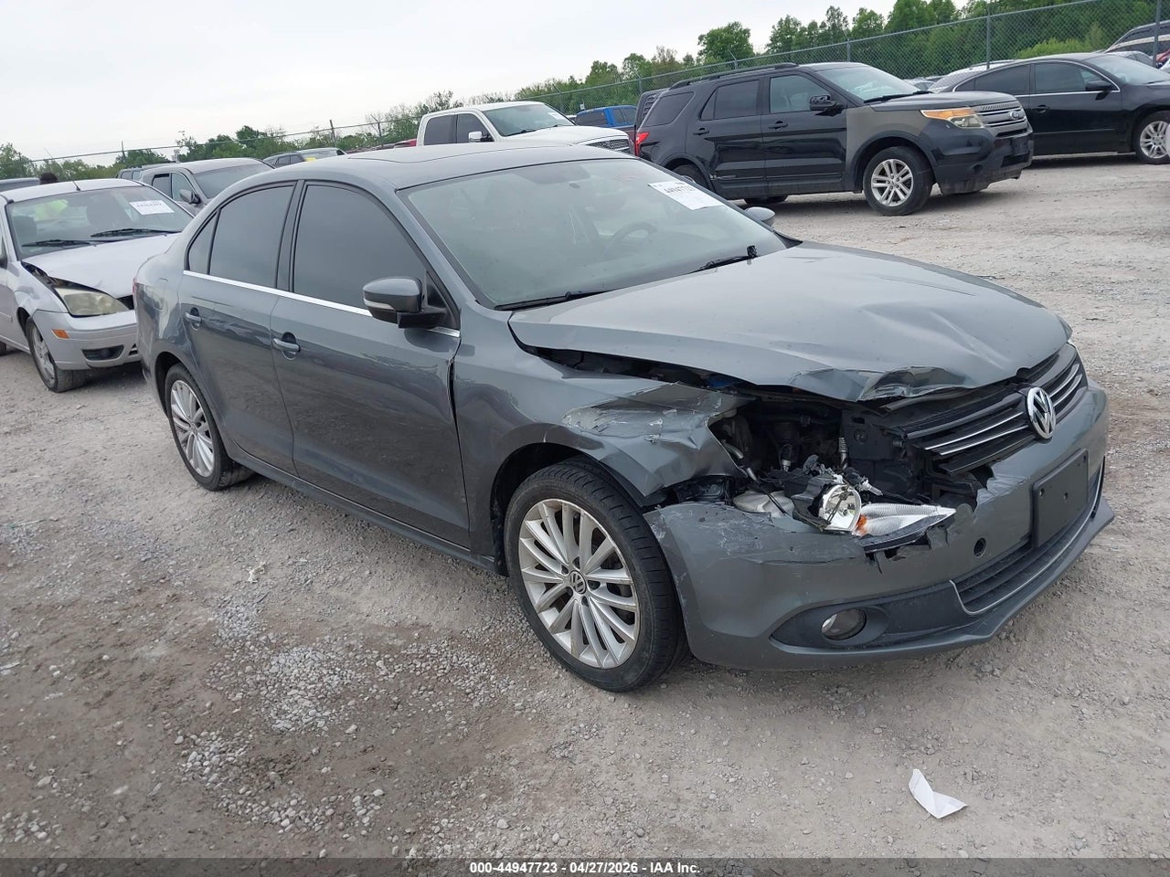 3VWL17AJXEM****** · 2014 VOLKSWAGEN JETTA 1.8T SEL