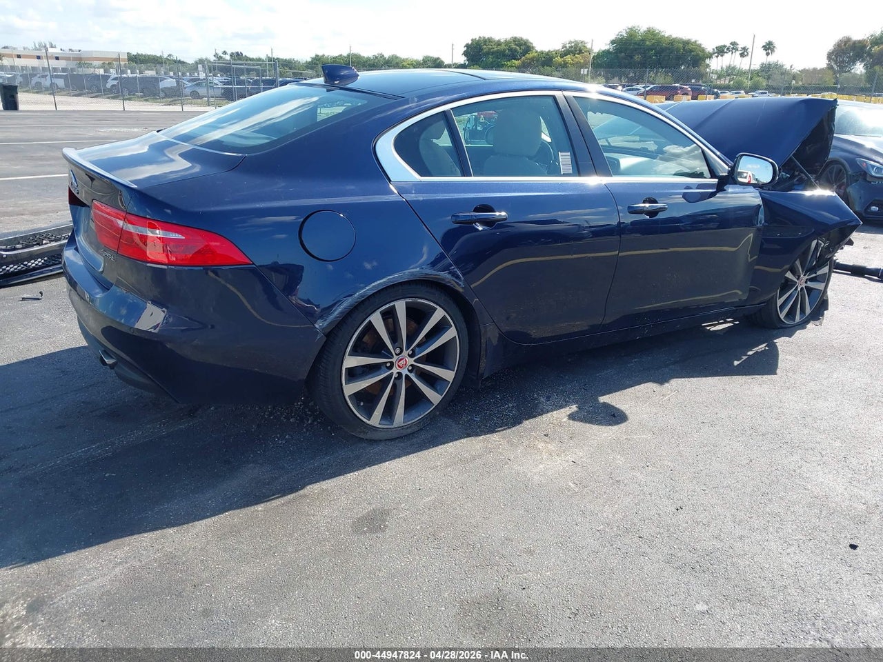 2017 JAGUAR XE 25T PRESTIGE · 4/10