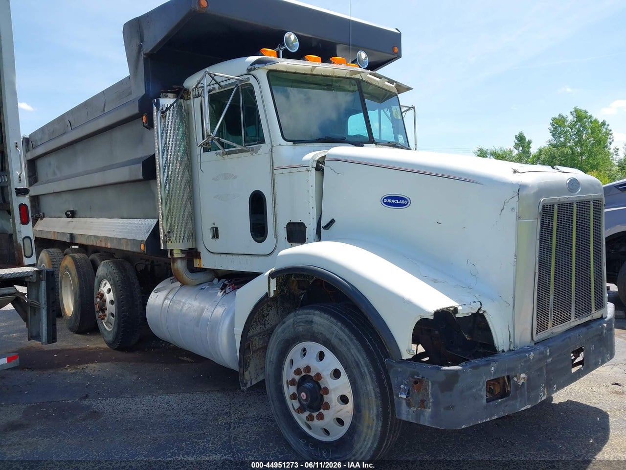 1NPGLU9X3YN****** · 2000 PETERBILT 385