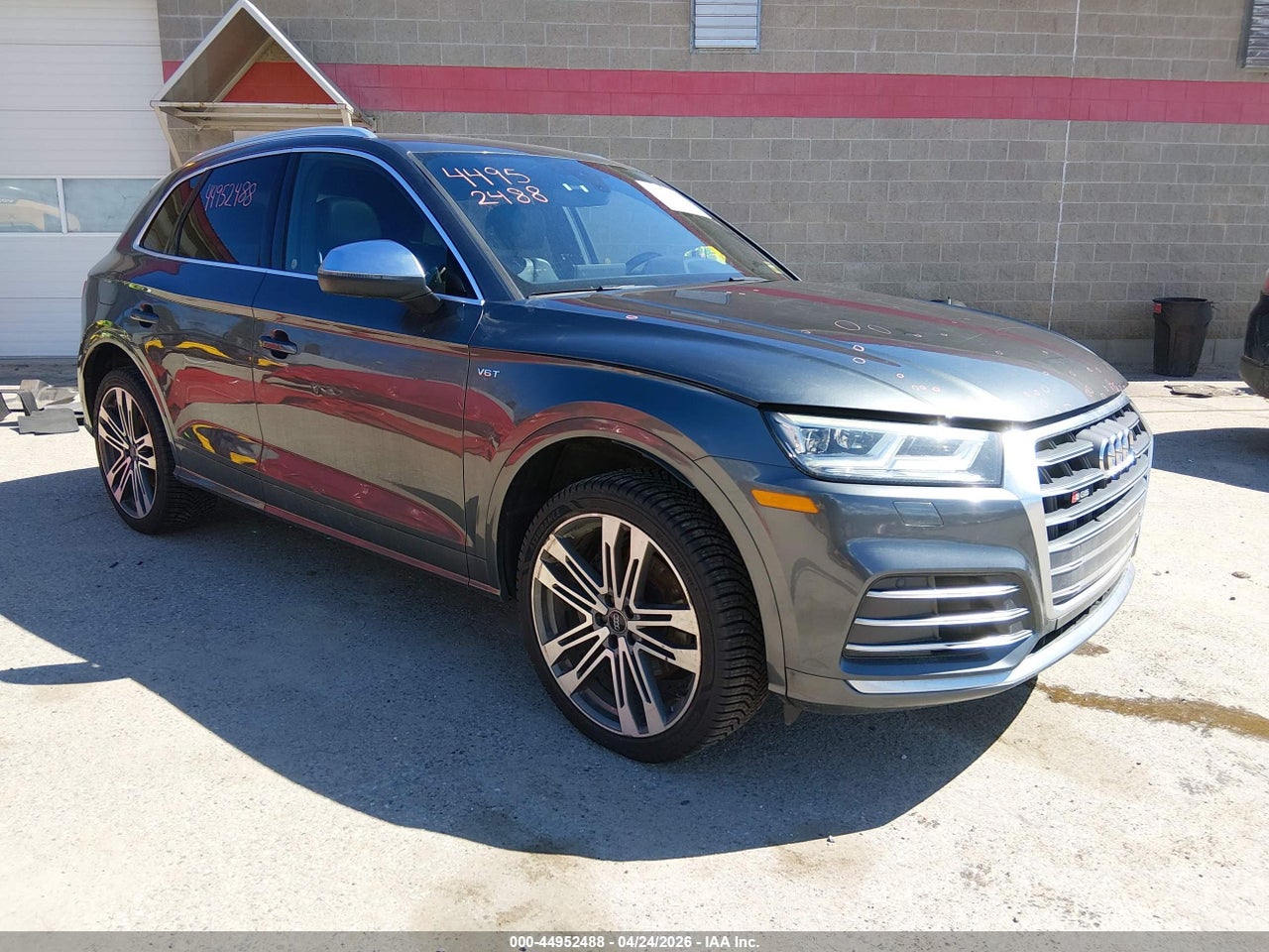 WA1A4AFY0J2****** · 2018 AUDI SQ5 3.0T PREMIUM PLUS