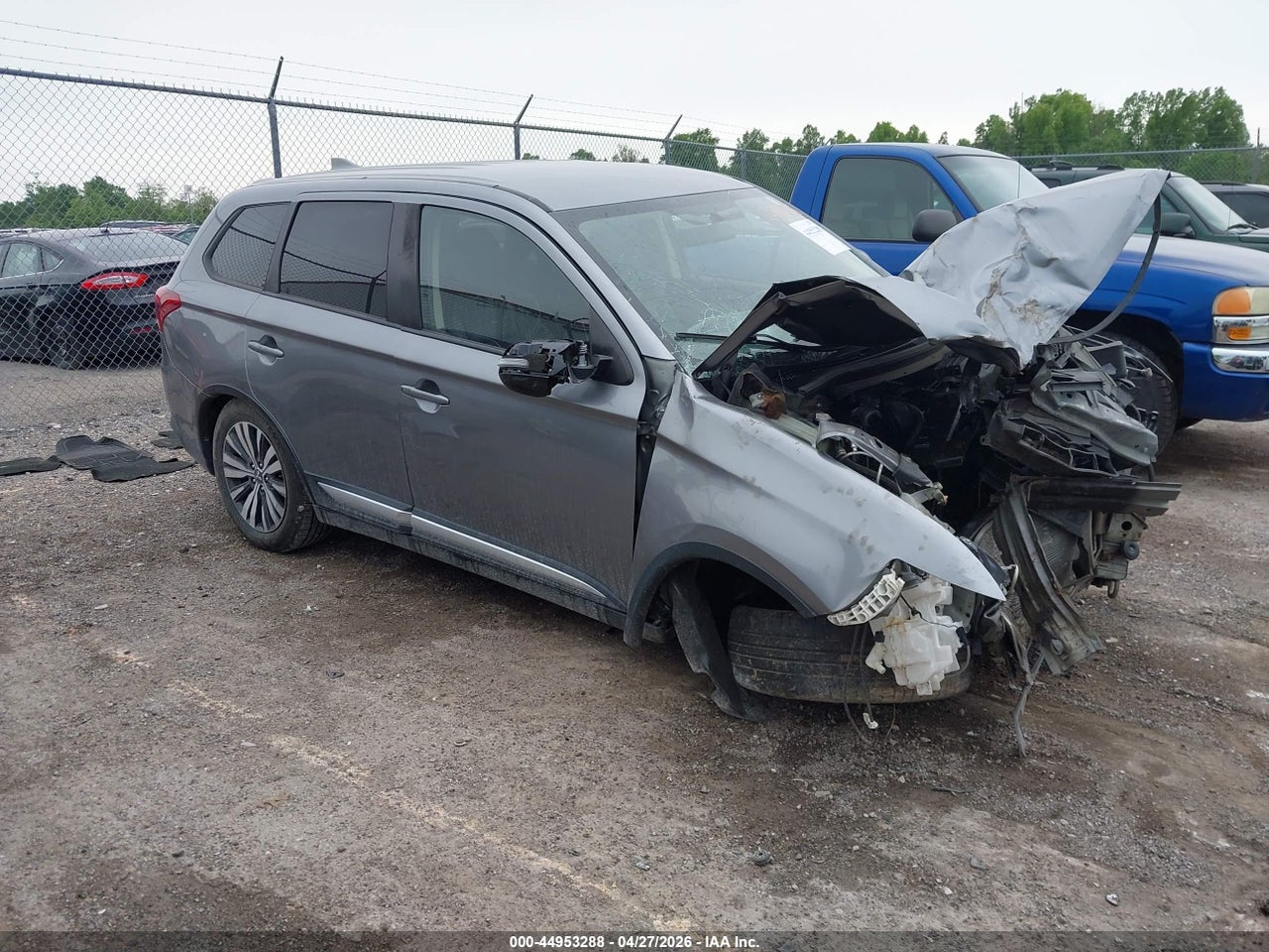 JA4AD3A35KZ****** · 2019 MITSUBISHI OUTLANDER SE